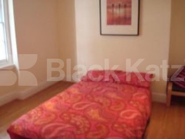 			LARGE HOUSE WITH GARDEN, 4 Bedroom, 1 bath, 1 reception Terraced House			 Downham Road, Islington