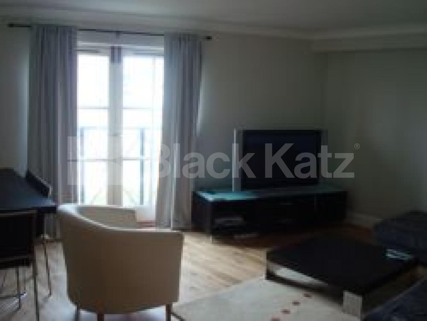 			Overlooking Canal, 2 Bedroom, 1 bath, 1 reception Flat			 Baltic Place, Islington