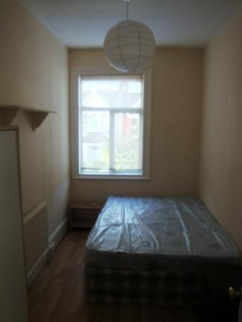 			3 Bedroom, 1 bath, 1 reception Flat			 Chandos Road, WILLESDEN GREEN