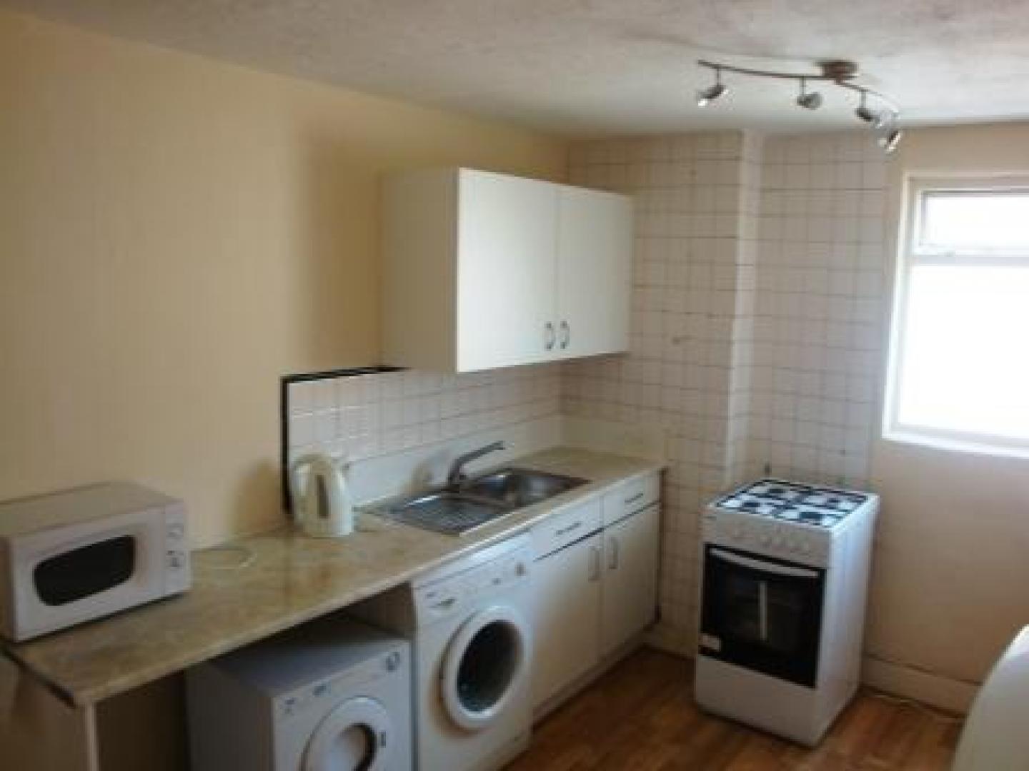 			3 Bedroom, 1 bath, 1 reception Flat			 Chandos Road, WILLESDEN GREEN