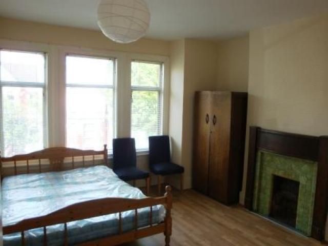 			3 Bedroom, 1 bath, 1 reception Flat			 Chandos Road, WILLESDEN GREEN