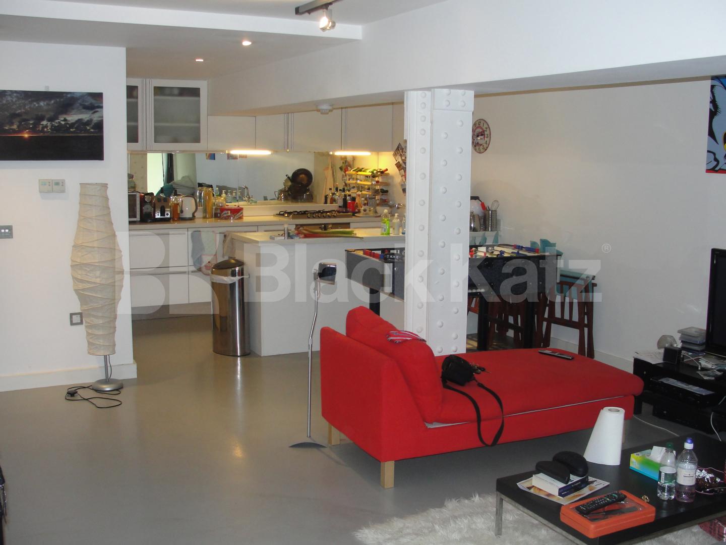 			LET, 2 Bedroom, 1 bath, 1 reception Flat			 Jam Factory, Green Walk, Borough/London Bridge