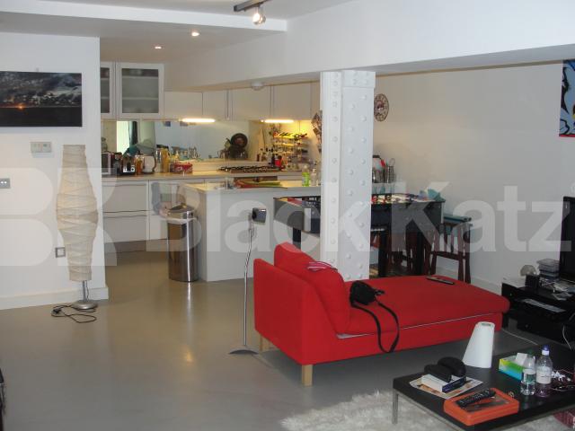 			LET, 2 Bedroom, 1 bath, 1 reception Flat			 Jam Factory, Green Walk, Borough/London Bridge