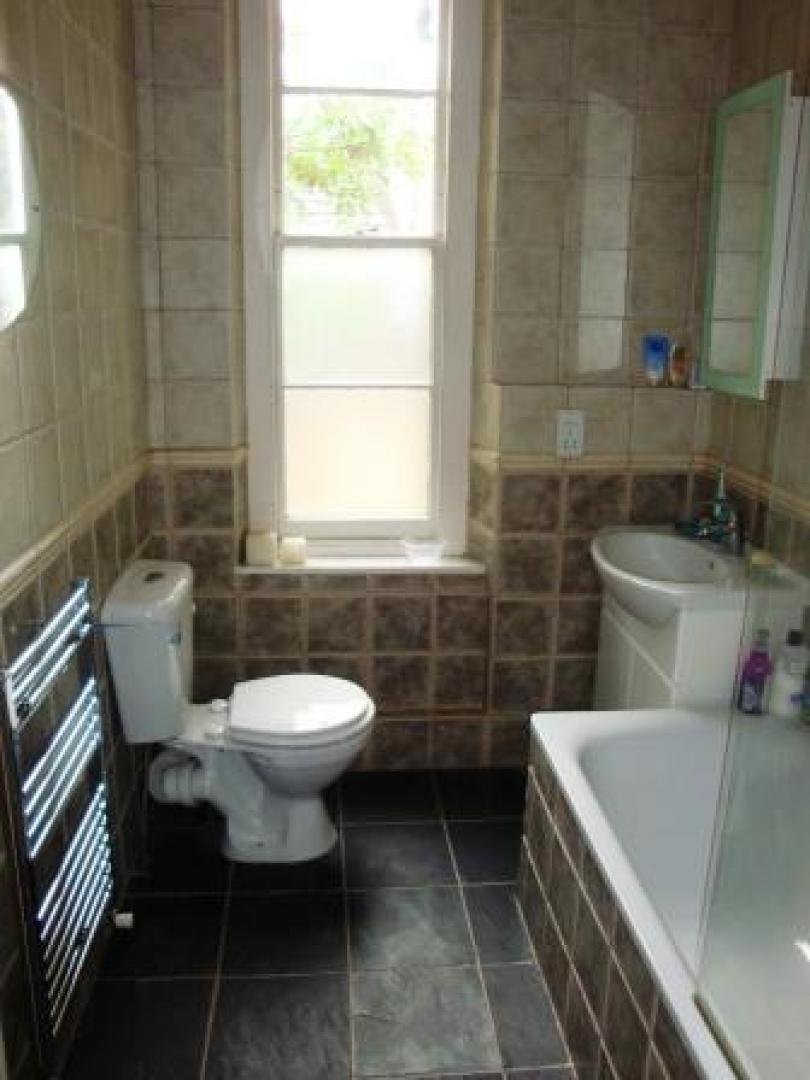 			2 Bedroom, 1 bath, 1 reception Flat			 West End Lane, WEST HAMPSTEAD