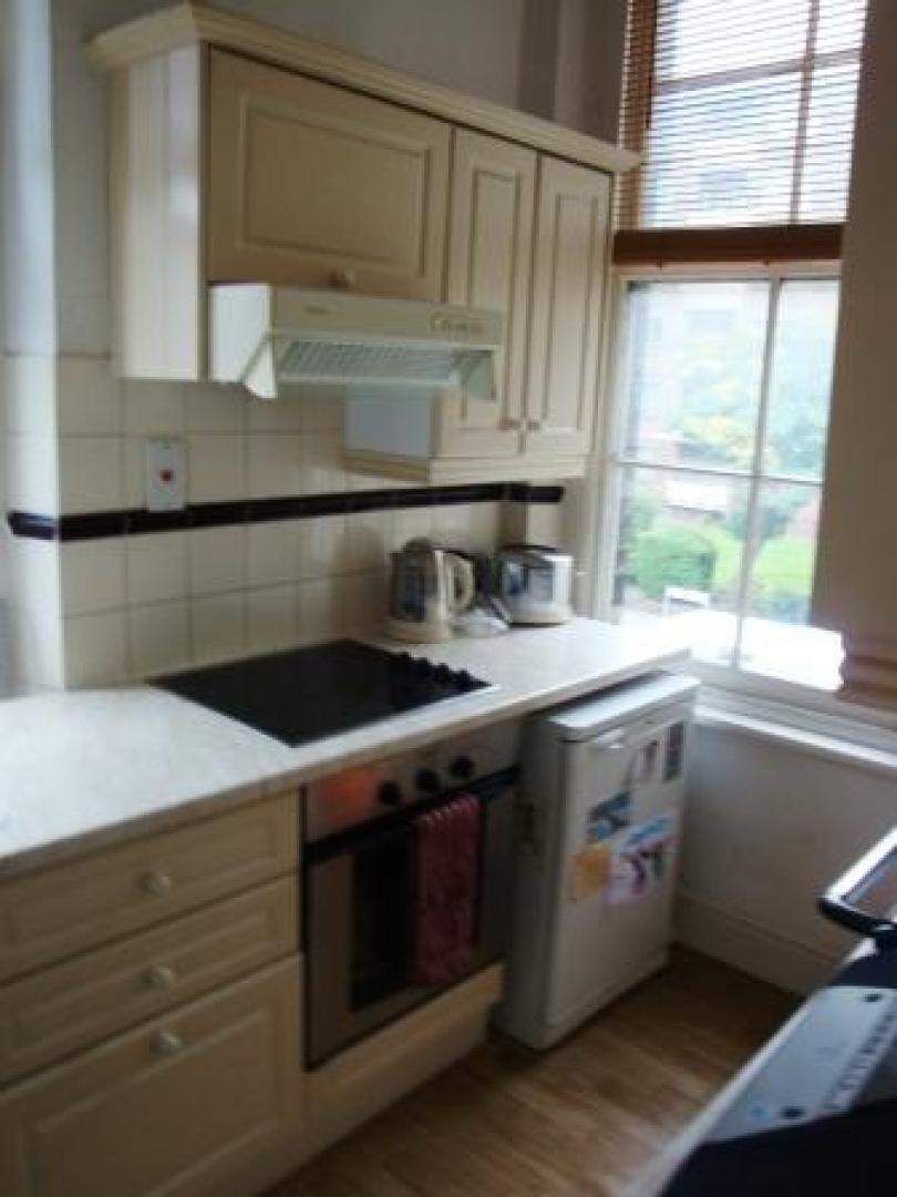 			2 Bedroom, 1 bath, 1 reception Flat			 West End Lane, WEST HAMPSTEAD