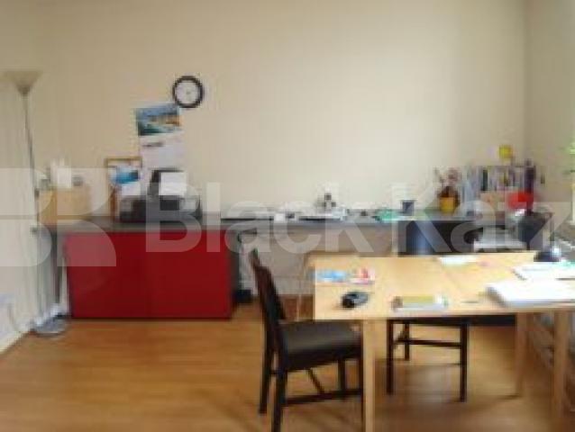 			LOCATION LOCATION LOCATION !!!, 1 Bedroom, 1 bath, 1 reception Flat			 Upper street, Islington