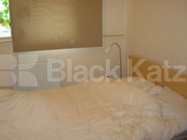 			LOCATION LOCATION LOCATION !!!, 1 Bedroom, 1 bath, 1 reception Flat			 Upper street, Islington