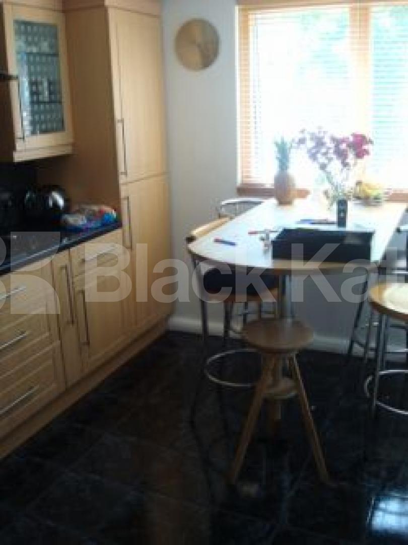 			New instruction, 2 Bedroom, 1 bath, 1 reception Flat			 Cumming Street, Islington