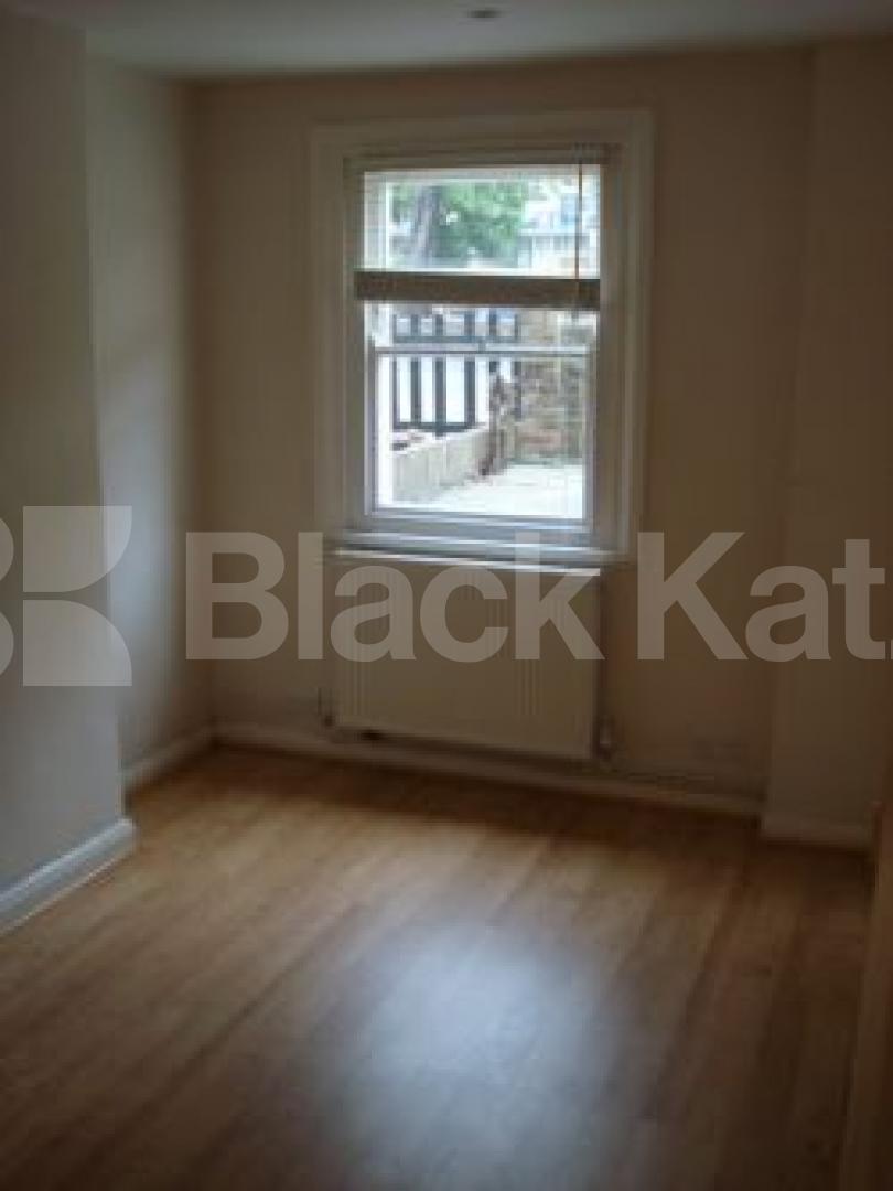 			GARDEN FLAT, 1 Bedroom, 1 bath, 1 reception Flat			 Buckingham Road, Islington