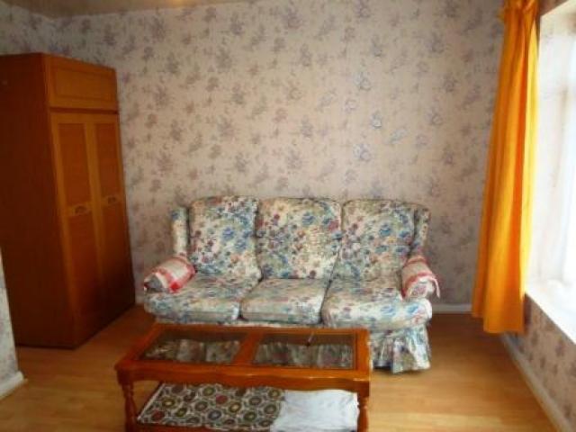 			3 Bedroom, 1 bath, 1 reception Flat			 Prayle Grove, CRICKLEWOOD