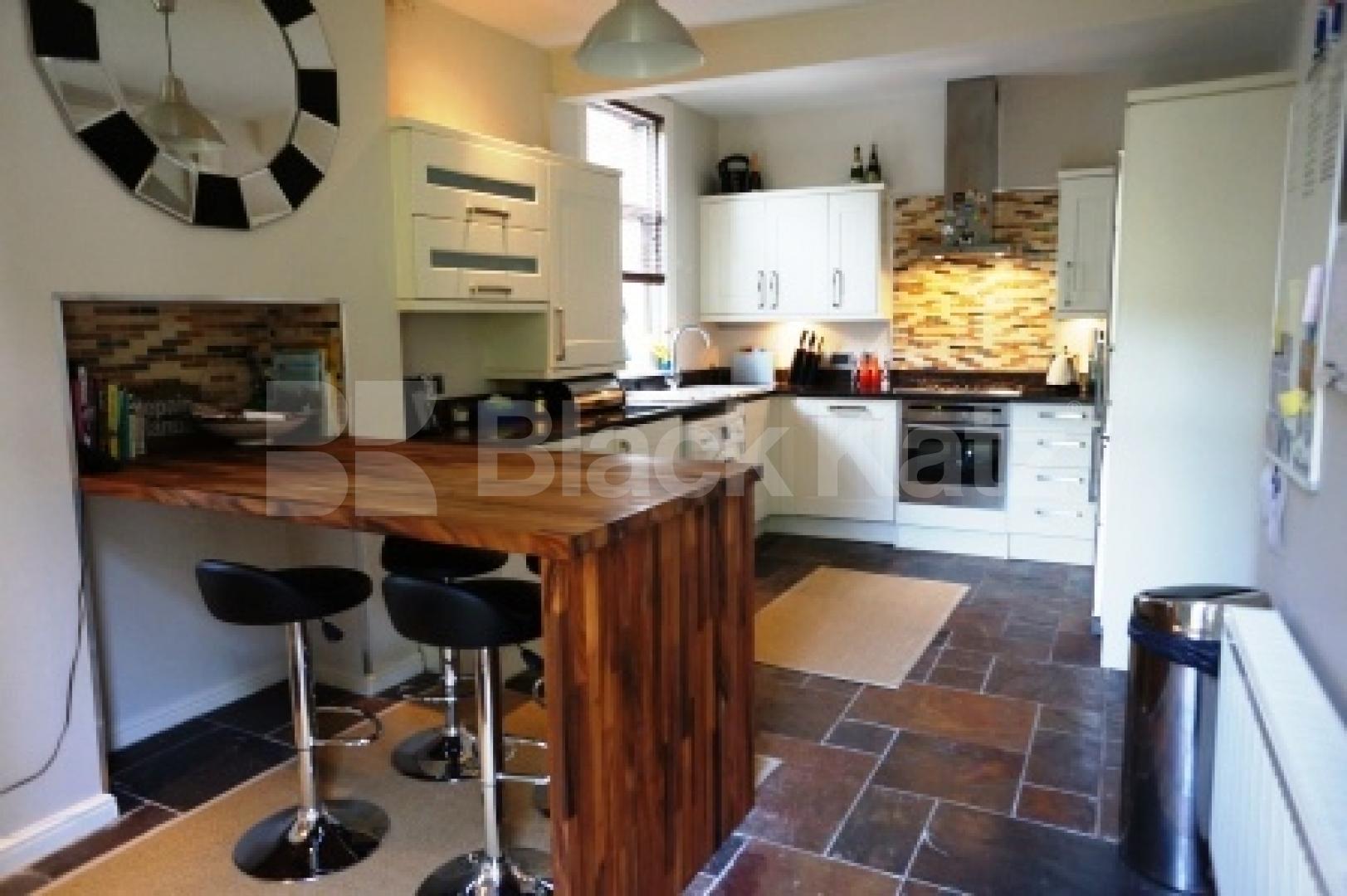 			2 Bedroom, 1 bath, 1 reception Ground Floor Flat			 Rathcoole Gardens, Crouch End