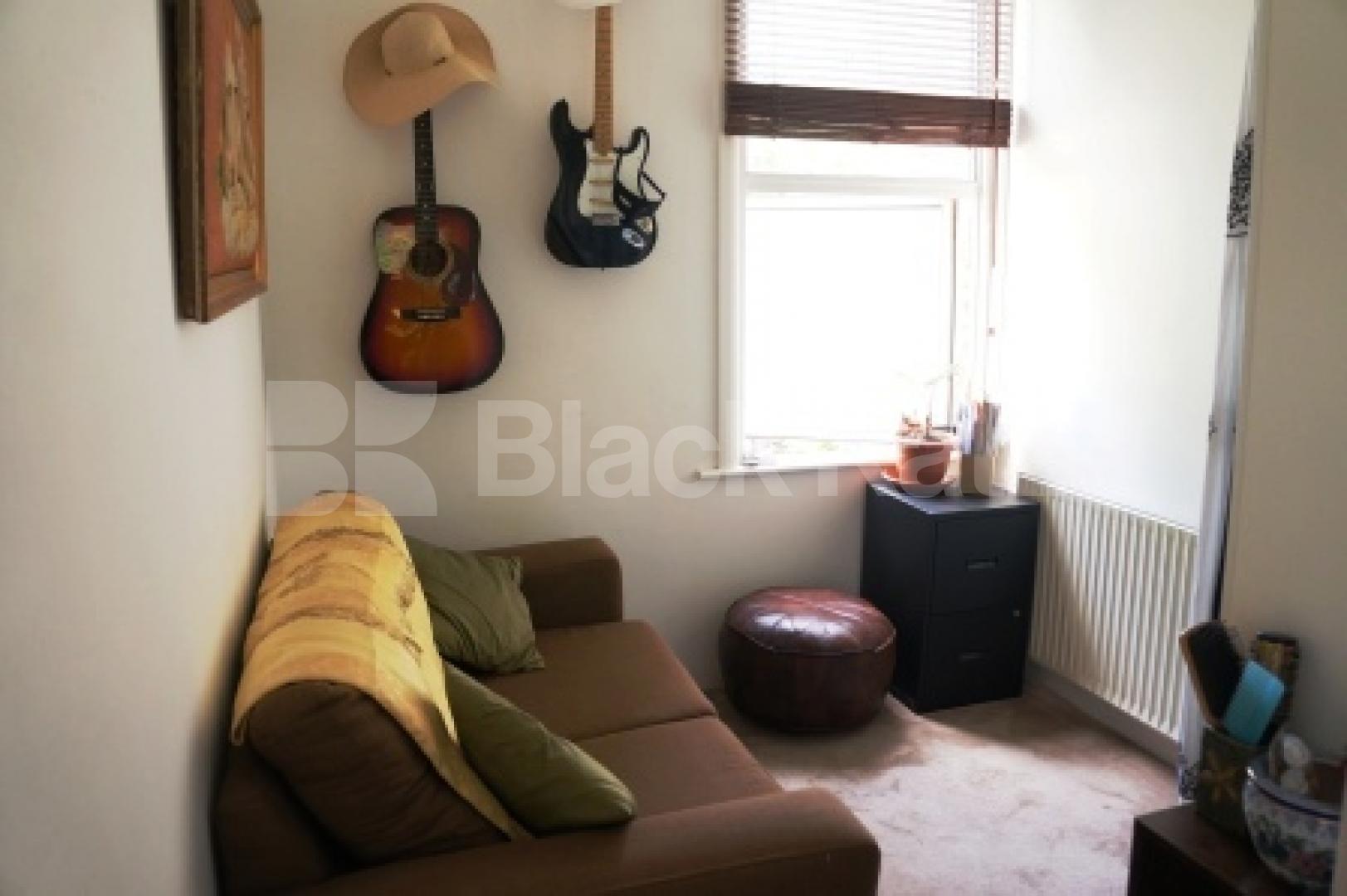 			2 Bedroom, 1 bath, 1 reception Ground Floor Flat			 Rathcoole Gardens, Crouch End