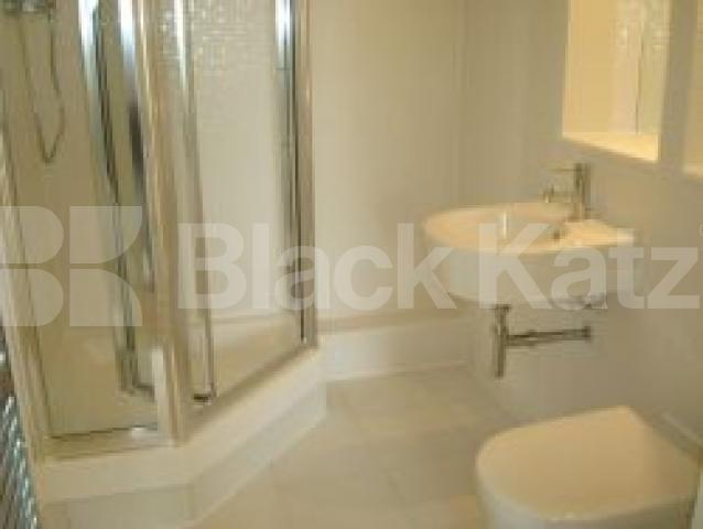 			MUST SEE !!!!!!!, 2 Bedroom, 1 bath, 1 reception Flat			 Ashburton Gate Drayton Park, Highbury