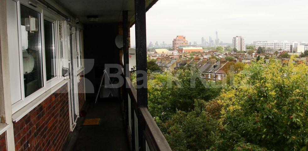 			LET, 3 Bedroom, 1 bath, 1 reception Apartment			 St Matthews Road , Brixton