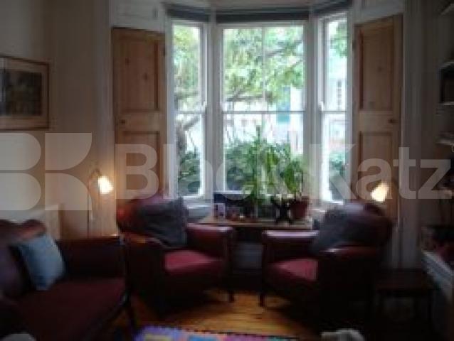 			MUST SEE AND GARDEN !!!, 3 Bedroom, 1 bath, 1 reception Terraced House			 Leconsfield Road, Highbury