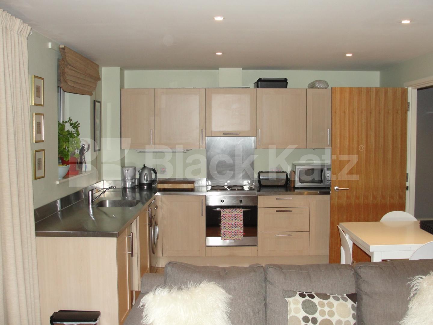 			2 Bedroom, 1 bath, 1 reception Apartment			 Signal House. Great Suffolk St., Borough