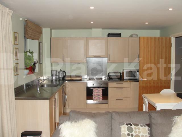 			2 Bedroom, 1 bath, 1 reception Apartment			 Signal House. Great Suffolk St., Borough