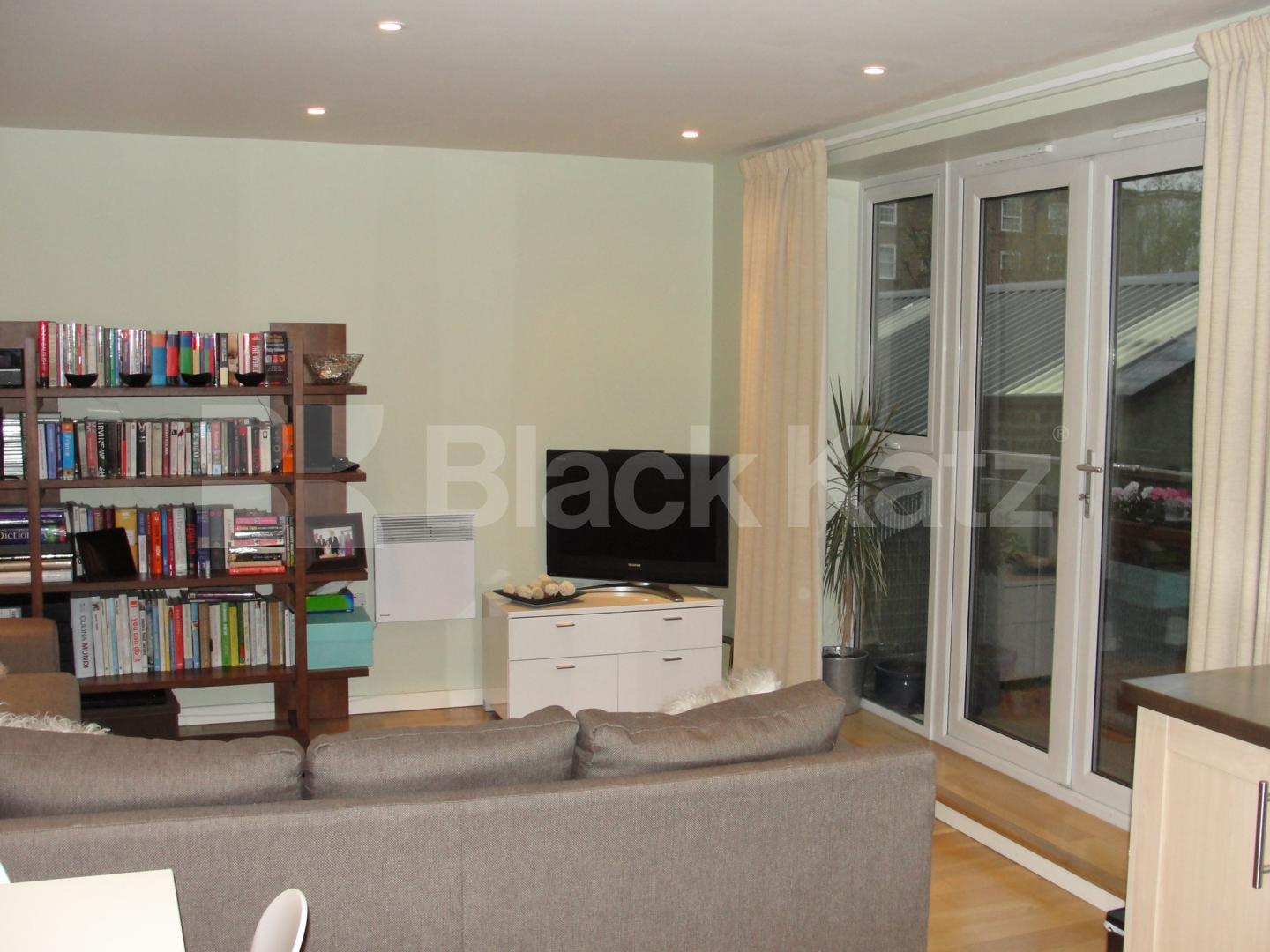 			2 Bedroom, 1 bath, 1 reception Apartment			 Signal House. Great Suffolk St., Borough