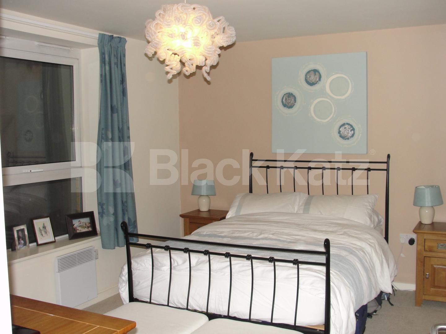 			2 Bedroom, 1 bath, 1 reception Apartment			 Signal House. Great Suffolk St., Borough