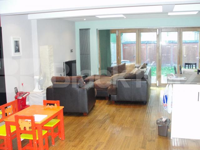 			NEW INSTRUCTION, 3 Bedroom, 1 bath, 1 reception House			 John Maurice Close., Elephant and Castle