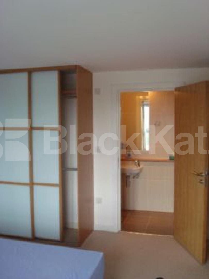 			New instruction, 2 Bedroom, 1 bath, 1 reception Flat			 Balmes road, ISLINGTON