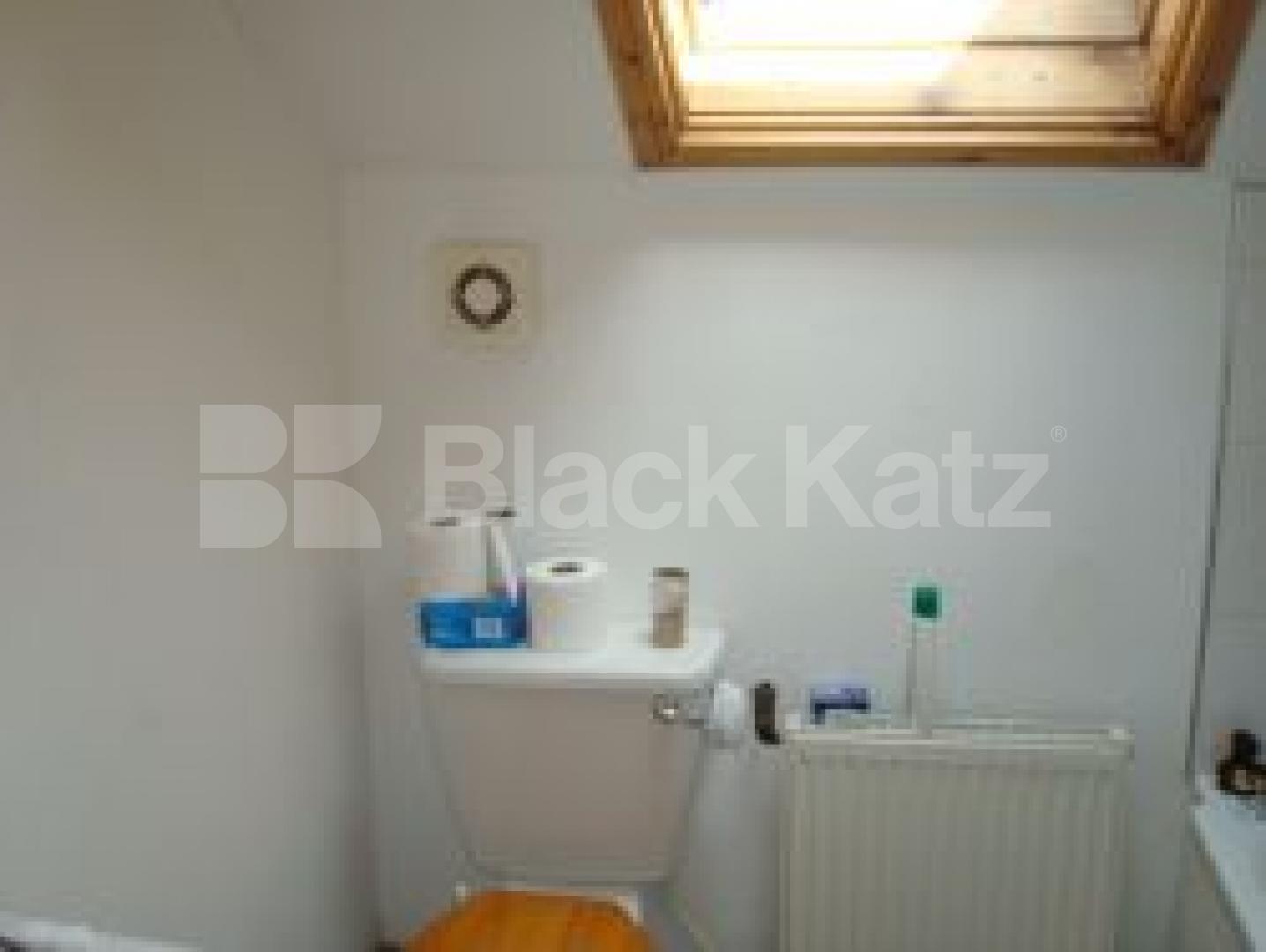 			New instruction, 2 Bedroom, 1 bath, 1 reception Ground Floor Flat			 St Thomas Road, FINSBURY PARK