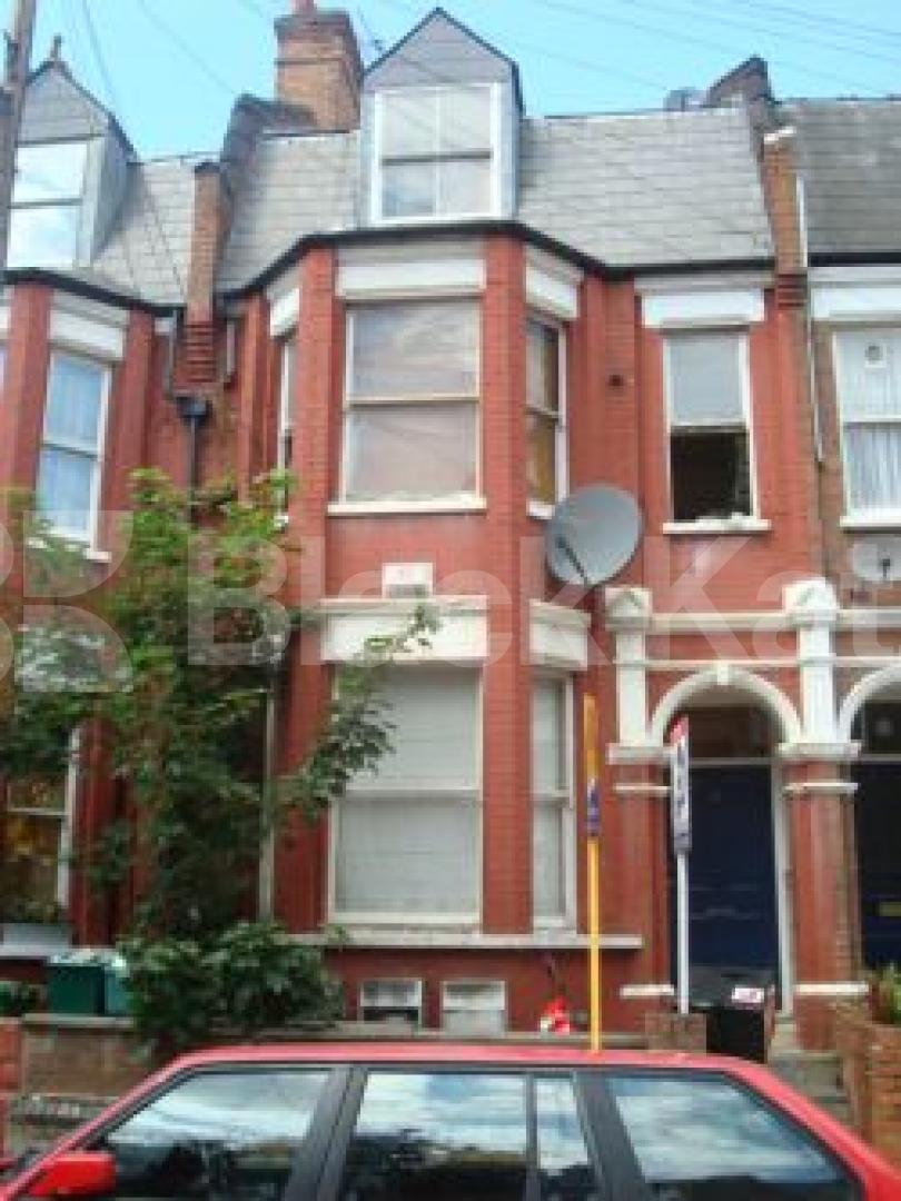 			New instruction, 2 Bedroom, 1 bath, 1 reception Flat			 Birnam Road, FINSBURY PARK