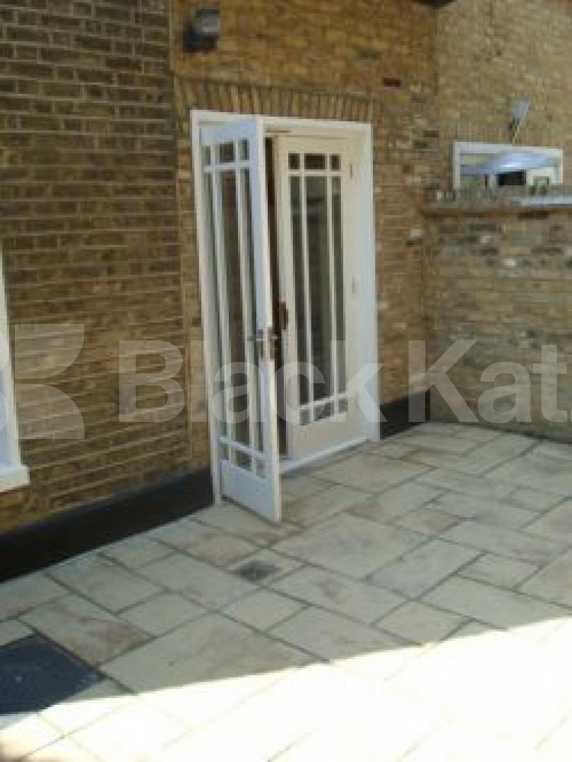 			NEW INSTRUCTION, 3 Bedroom, 1 bath, 1 reception Flat			 Bridport Place, ISLINGTON