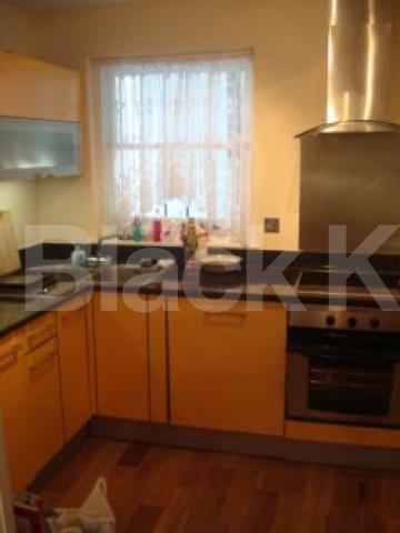 			MUST SEE !!!!, 3 Bedroom, 1 bath, 1 reception Mews House			 Beatrice Road, FINSBURY PARK