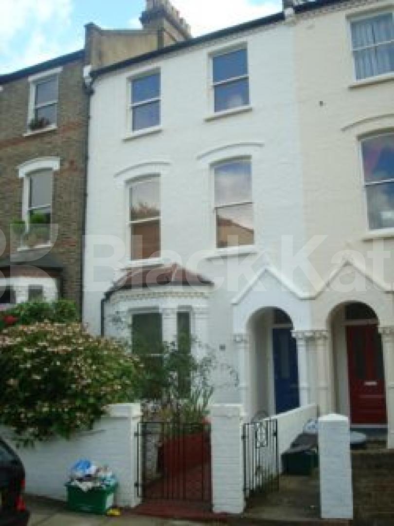 			NEW REFURB A MUST SEE !!, 5 Bedroom, 1 bath, 1 reception Terraced House			 Blythwood Road, Finsbury Park