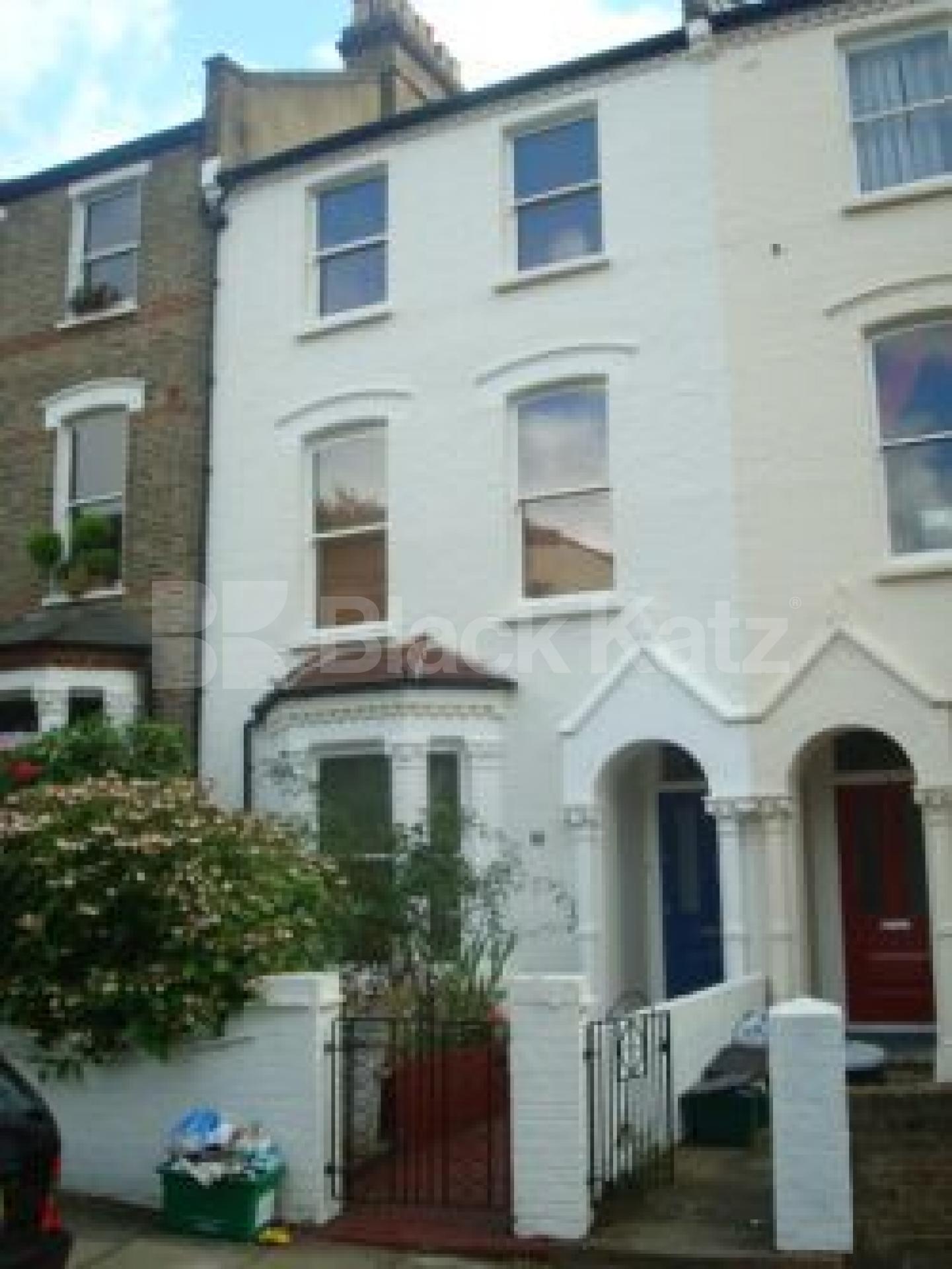 			NEW REFURB A MUST SEE !!, 5 Bedroom, 1 bath, 1 reception Terraced House			 Blythwood Road, Finsbury Park N4