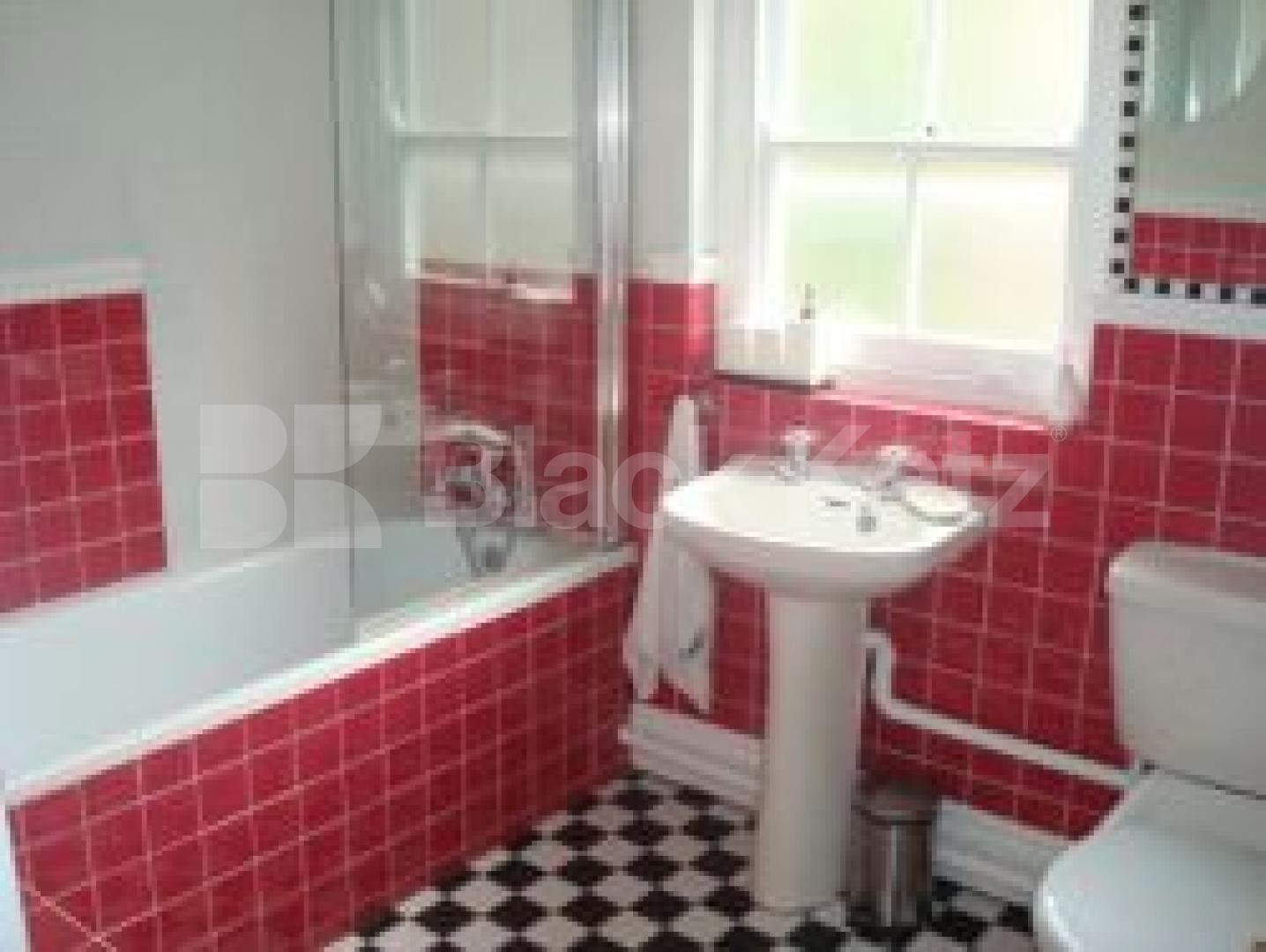 			AMAZING FLAT , GREAT LOCATION!!!!!, 1 Bedroom, 1 bath, 1 reception Flat			 City road, ANGEL