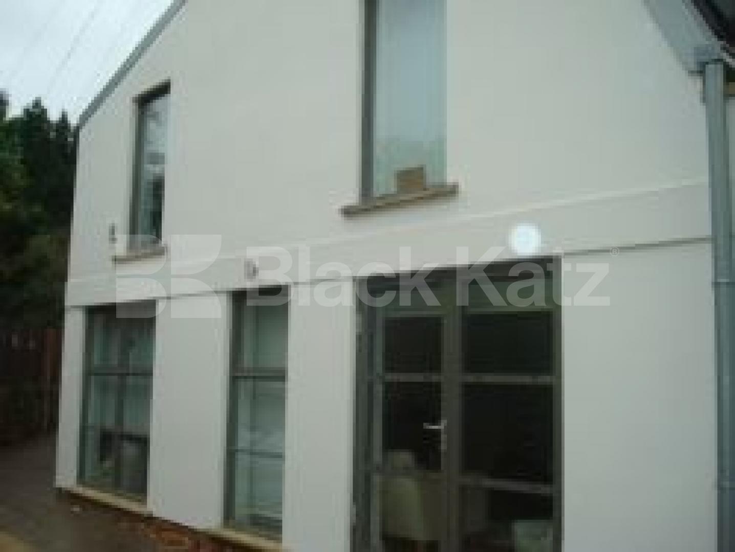 			NEW INSTRUCTION, 2 Bedroom, 1 bath, 1 reception Flat			 Buckingham Road, Islington