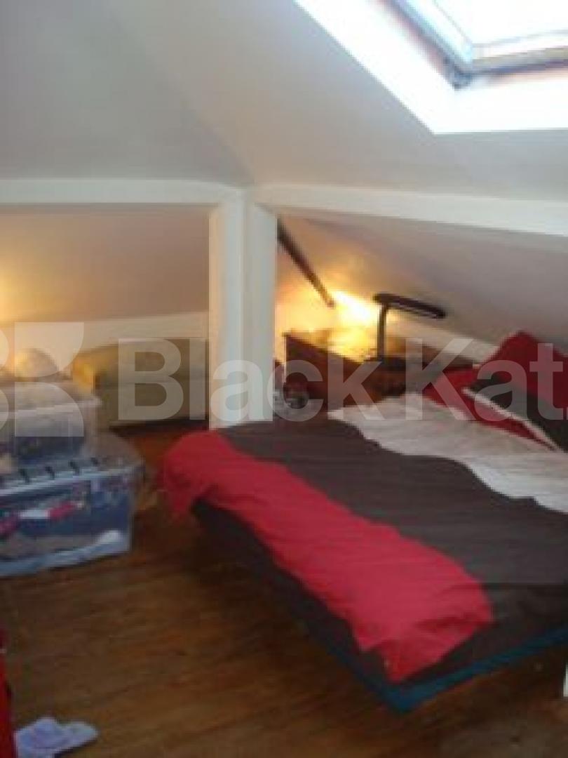 			2 Bedroom, 1 bath, 1 reception Terraced House			 Yerbury Road, Tufnell park