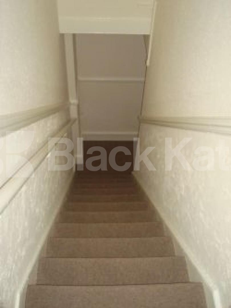 			GET IN THERE!!!, 3 Bedroom, 1 bath, 1 reception Flat			 Margery street, Kings Cross/Farringdon