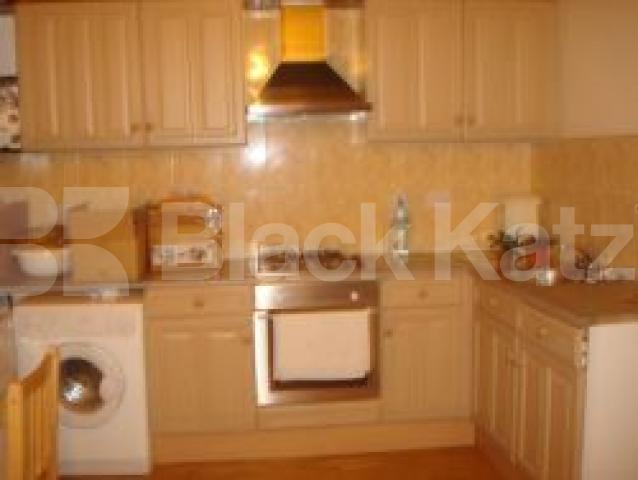 			1 Bedroom, 1 bath, 1 reception Flat			 Seven Sisters Road, FINSBURY PARK