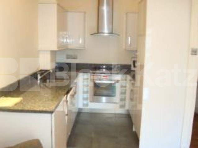 			Garden Flat !!, 2 Bedroom, 1 bath, 1 reception Flat			 Ellington Street, Islington