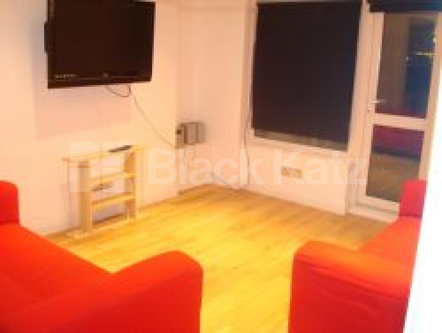 			Plasma TV, 3 Bedroom, 1 bath, 1 reception Flat			 Queens Drive, Finsbury Park