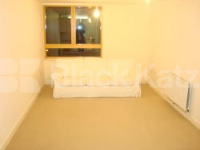 			1 Bedroom, 1 bath, 1 reception Flat			 Compton Street, Angel