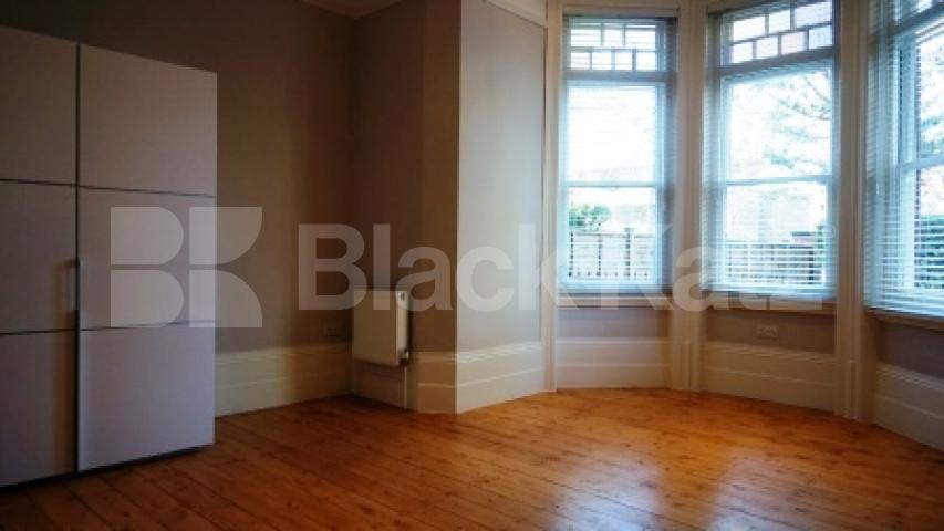 			4 Bedroom, 1 bath, 1 reception Flat			 Shepherds Hill, Highgate