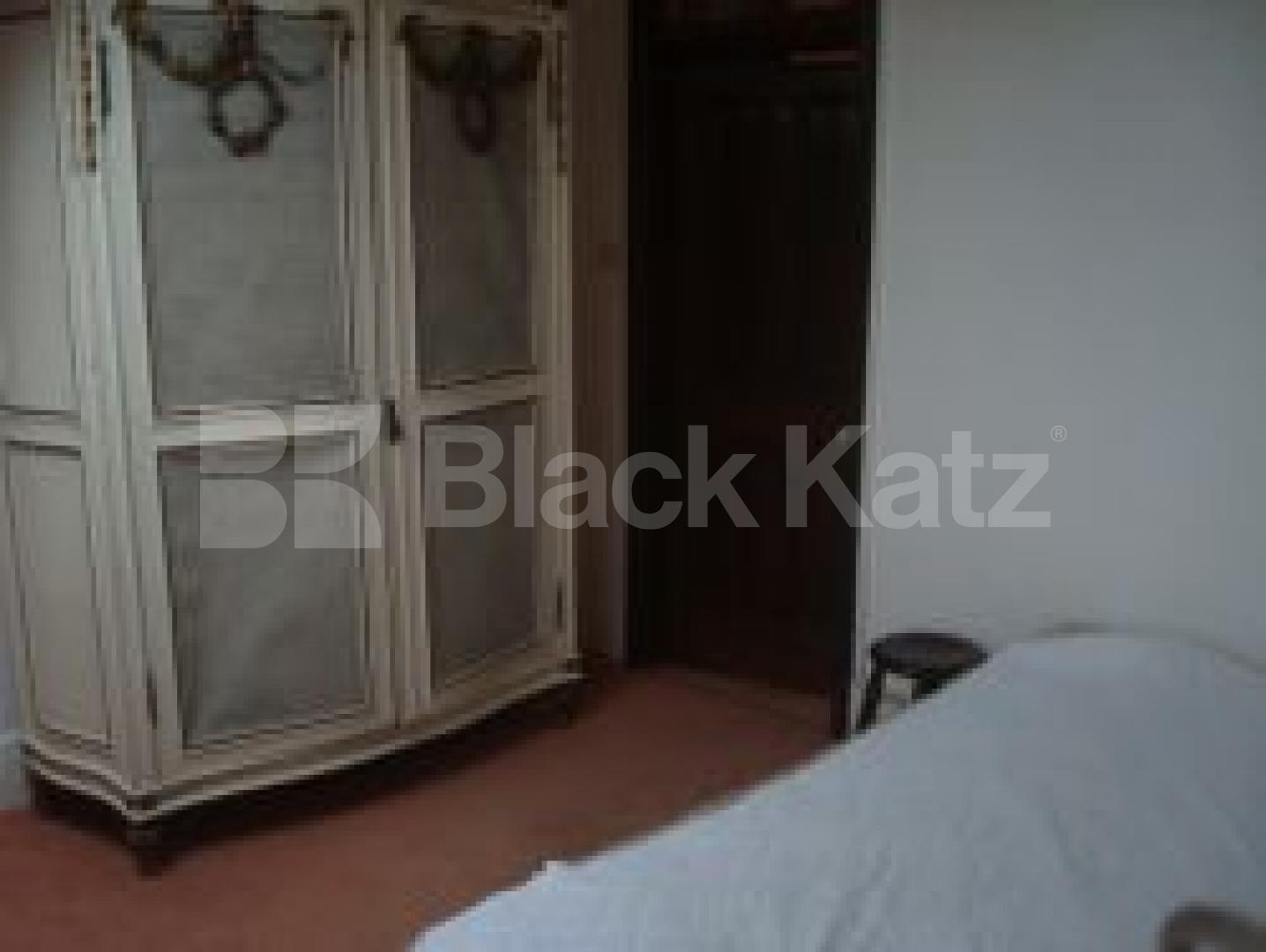 			Gothic victorian must see !!, 1 Bedroom, 1 bath, 1 reception Flat			 Hanley Road, Finsbury Park