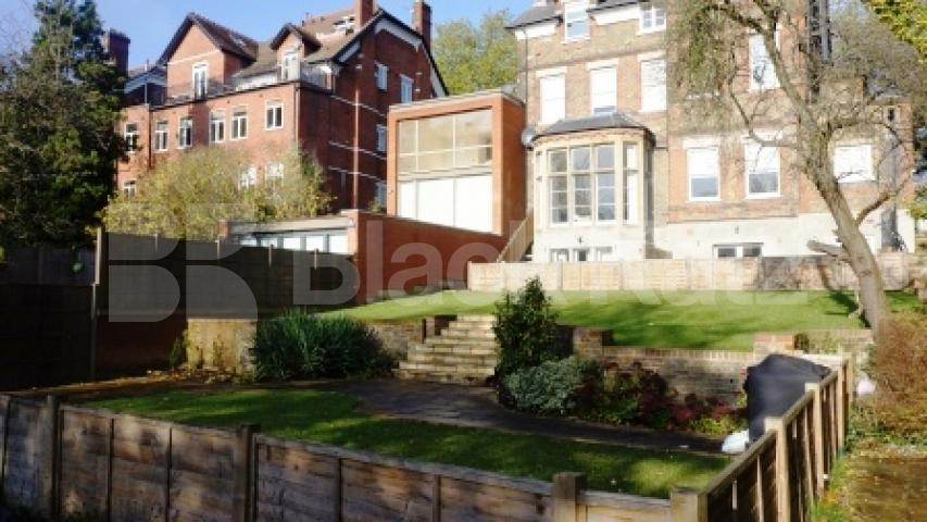 			4 Bedroom, 1 bath, 1 reception Flat			 Shepherds Hill, Highgate