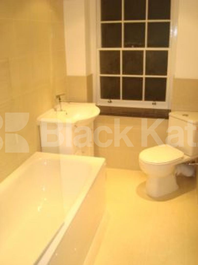 			NEW INSTRUCTION , 2 Bedroom, 1 bath, 1 reception Flat			 Myddleton Square, ANGEL-CLERKENWELL