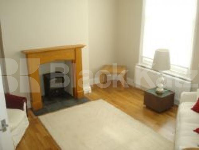 			2 Bedroom, 1 bath, 1 reception Flat			 Bryantwood road, Drayton park/Highbury