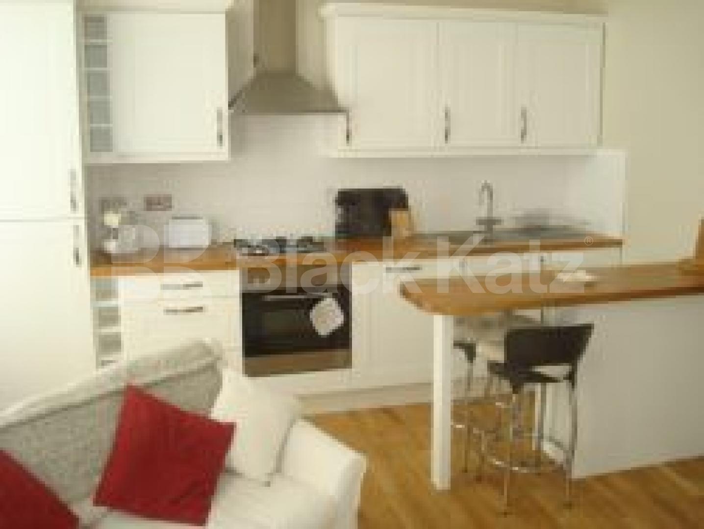 			2 Bedroom, 1 bath, 1 reception Flat			 Bryantwood road, Drayton park/Highbury