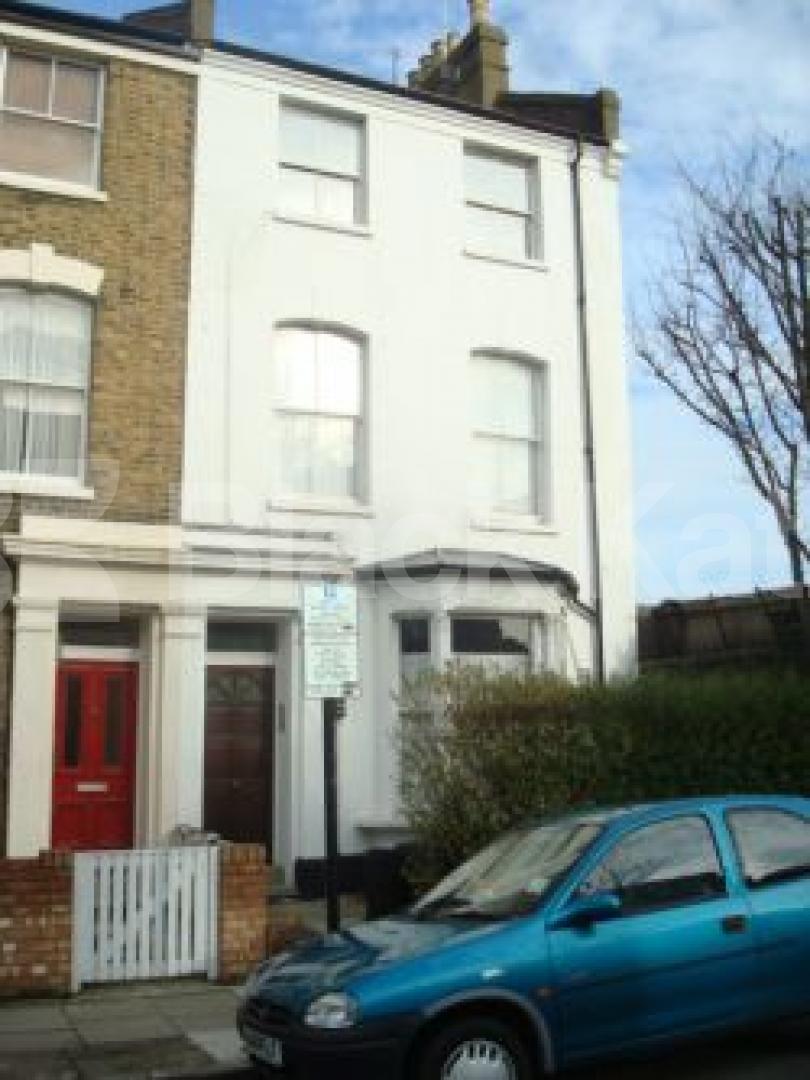 			2 Bedroom, 1 bath, 1 reception Flat			 Bryantwood road, Drayton park/Highbury