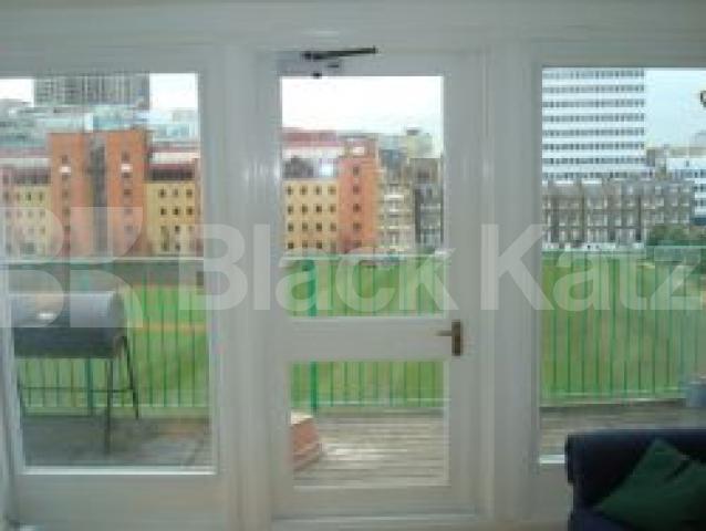 			2 Bedroom, 1 bath, 1 reception Flat			 City Road, MOORGATE EC1Y