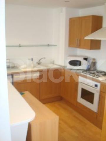 			2 Bedroom, 1 bath, 1 reception Flat			 City Road, MOORGATE EC1Y