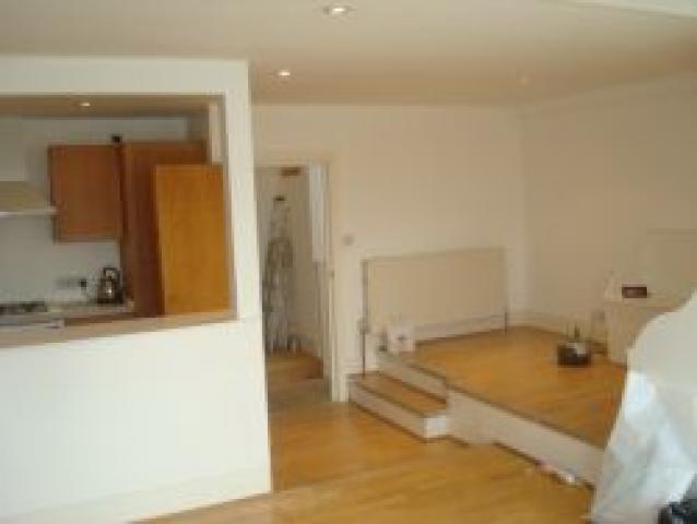 			2 Bedroom, 1 bath, 1 reception Flat			 City Road, MOORGATE EC1Y