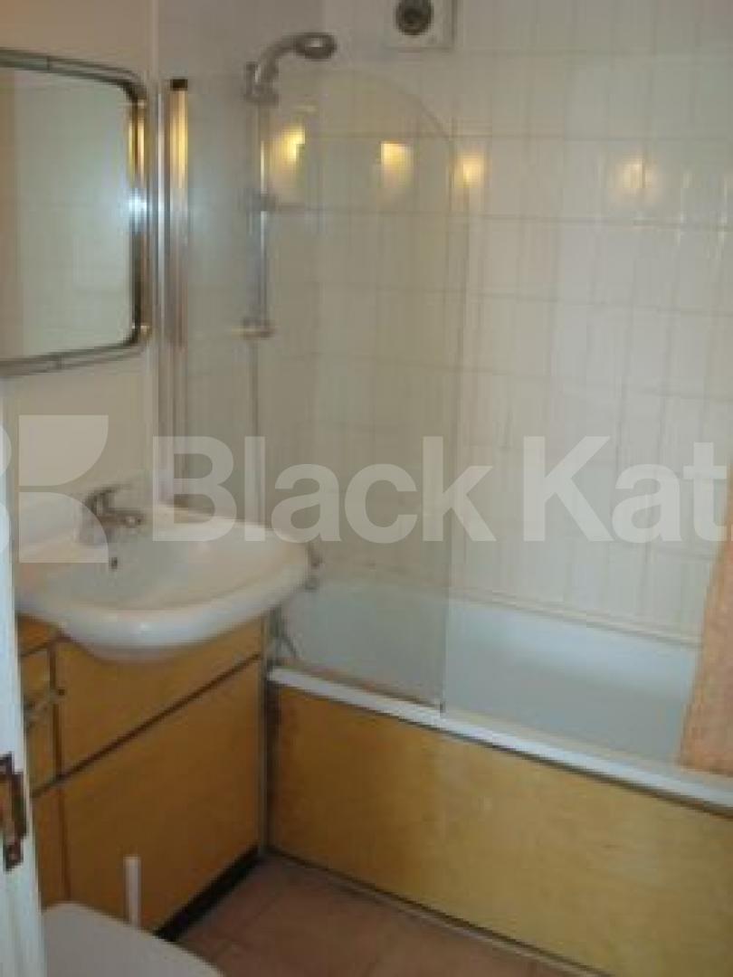 			SCHOOL CONVERSION!, 1 Bedroom, 1 bath, 1 reception Flat			 The Old School York Way, Kings Cross